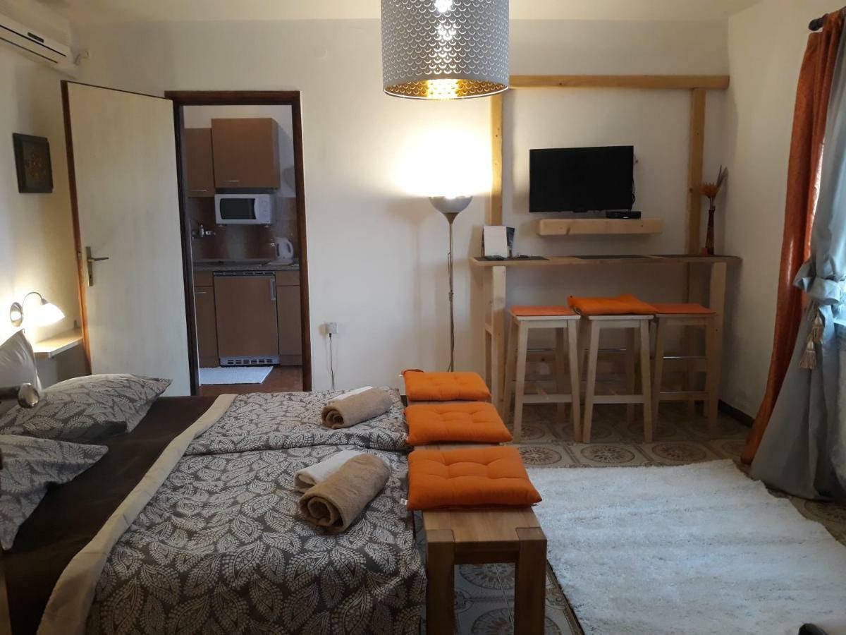 Apartments Garden Ровинь Экстерьер фото